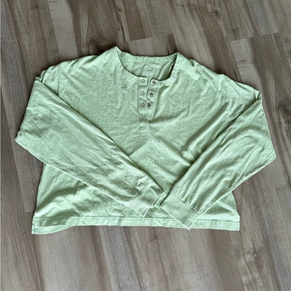 SOLD. Pink long sleeve t-shirt - Picture 1 of 1